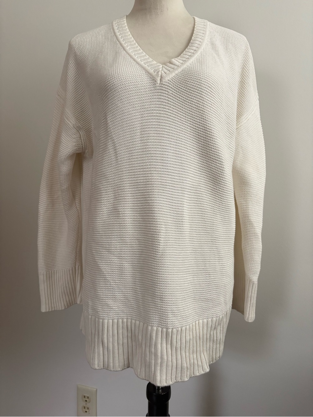 Everlane Textured Cotton V-Neck Sweater Cream Oversized Ribbed Trim Medium